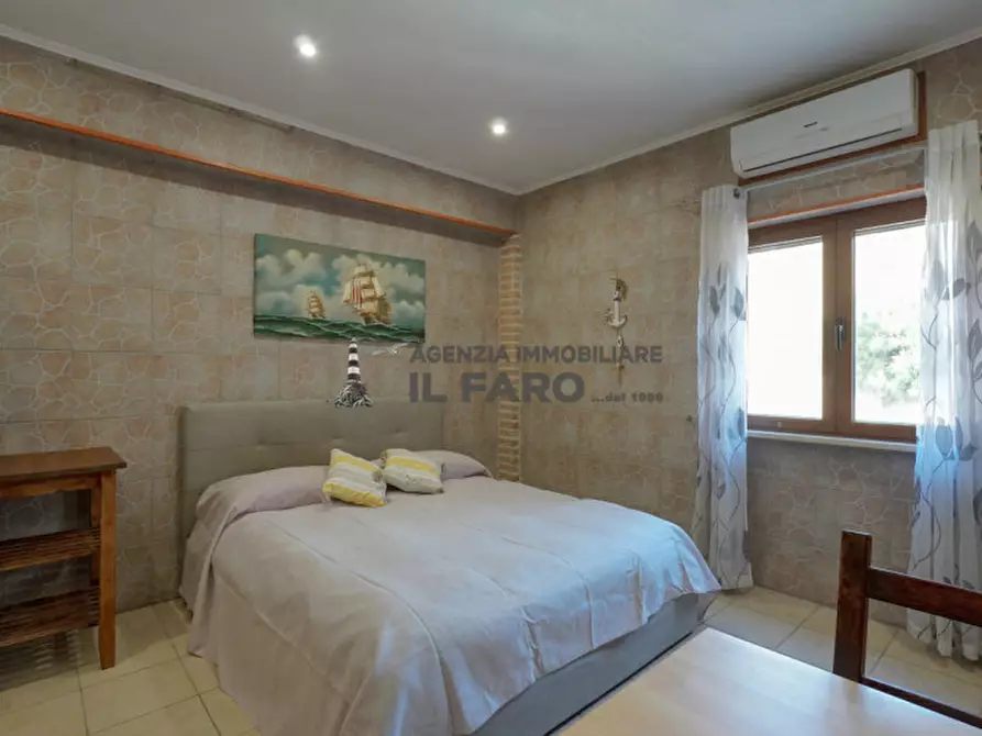 Immagine 2 di Appartamento in vendita  in Via Cala Chiesa a La Maddalena
