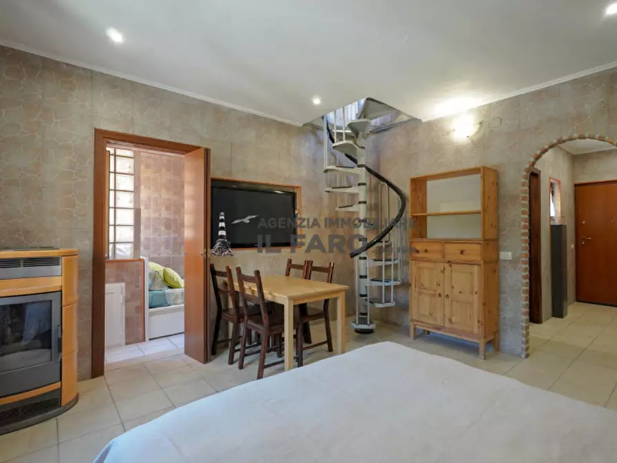 Immagine 4 di Appartamento in vendita  in Via Cala Chiesa a La Maddalena