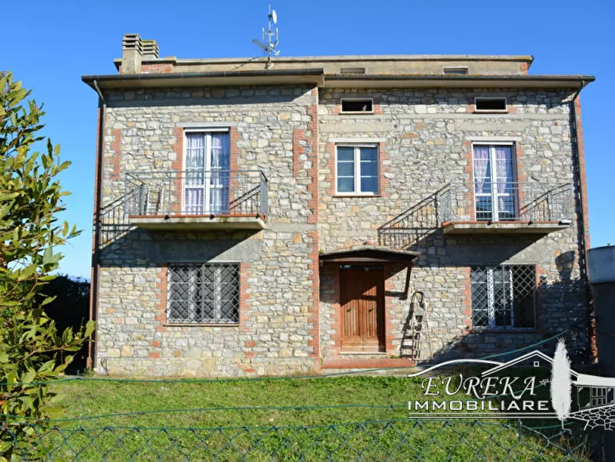 Immagine 1 di Villa in vendita  in via roma 152 a Castiglione Del Lago