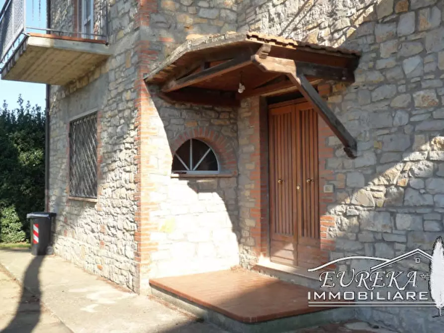 Immagine 3 di Villa in vendita  in via roma 152 a Castiglione Del Lago