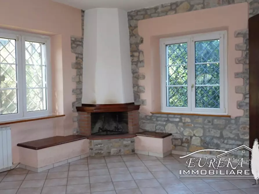 Immagine 7 di Villa in vendita  in via roma 152 a Castiglione Del Lago