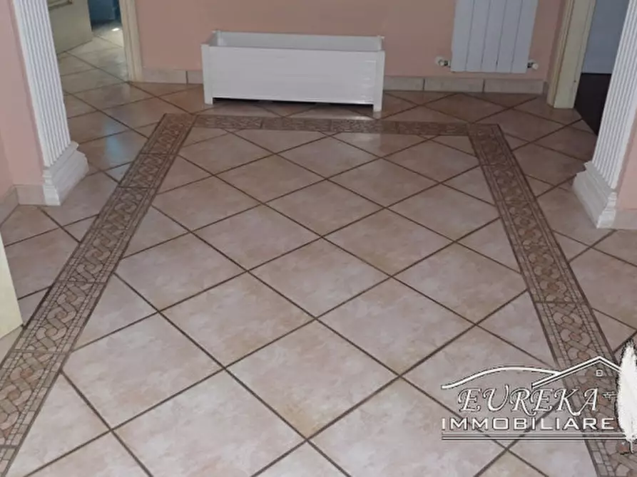 Immagine 15 di Villa in vendita  in via roma 152 a Castiglione Del Lago