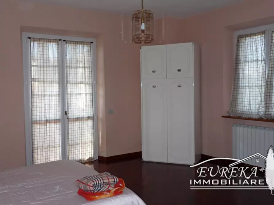 Immagine 18 di Villa in vendita  in via roma 152 a Castiglione Del Lago