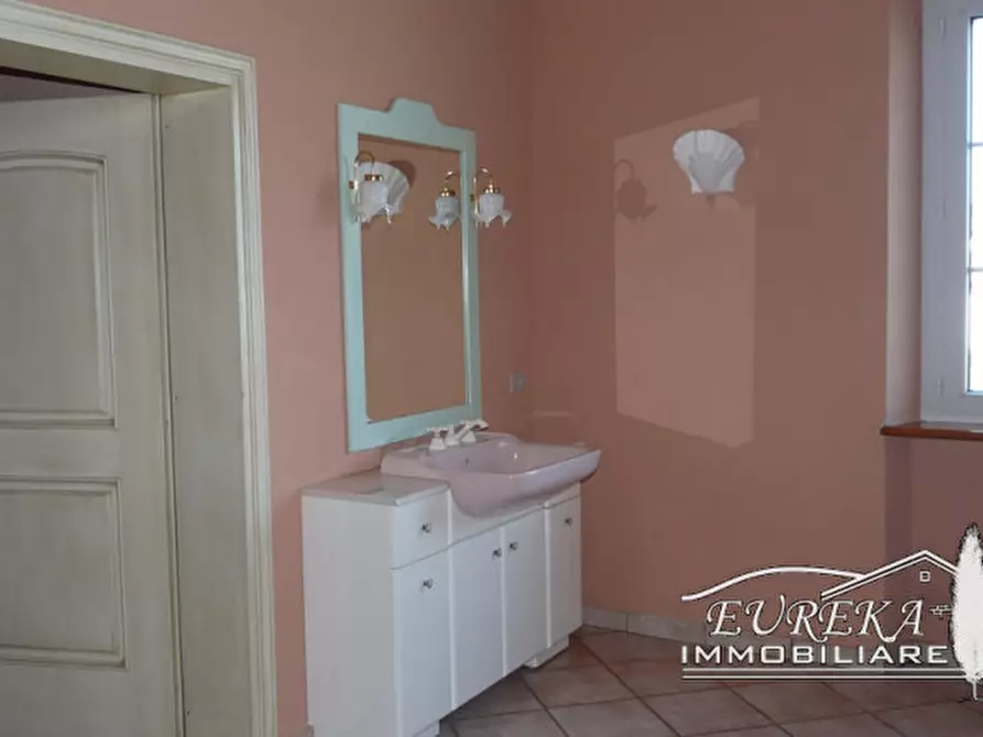 Immagine 29 di Villa in vendita  in via roma 152 a Castiglione Del Lago