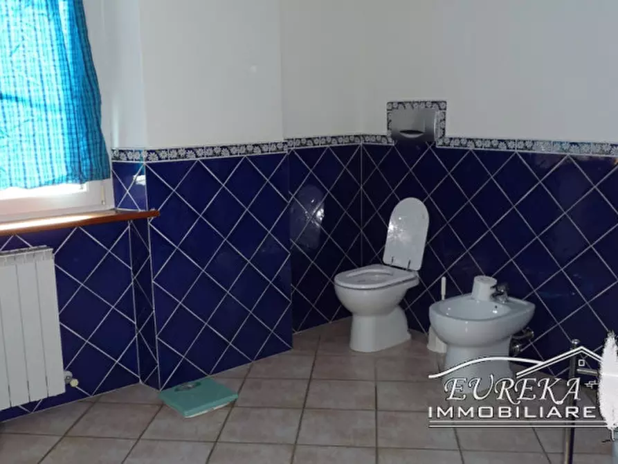 Immagine 30 di Villa in vendita  in via roma 152 a Castiglione Del Lago