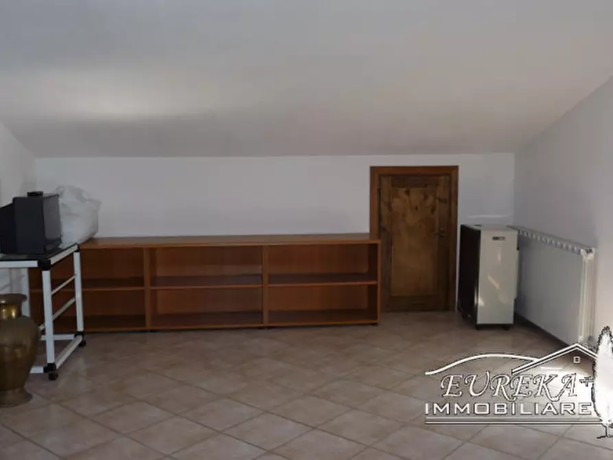 Immagine 37 di Villa in vendita  in via roma 152 a Castiglione Del Lago