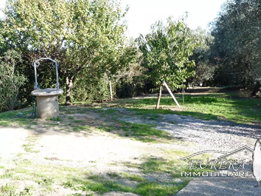 Immagine 42 di Villa in vendita  in via roma 152 a Castiglione Del Lago