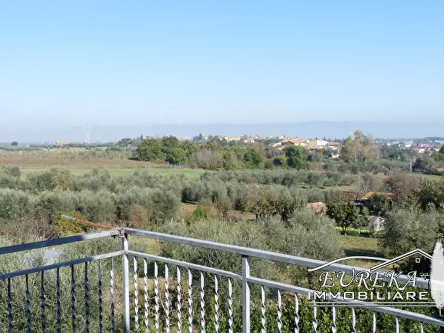 Immagine 46 di Villa in vendita  in via roma 152 a Castiglione Del Lago