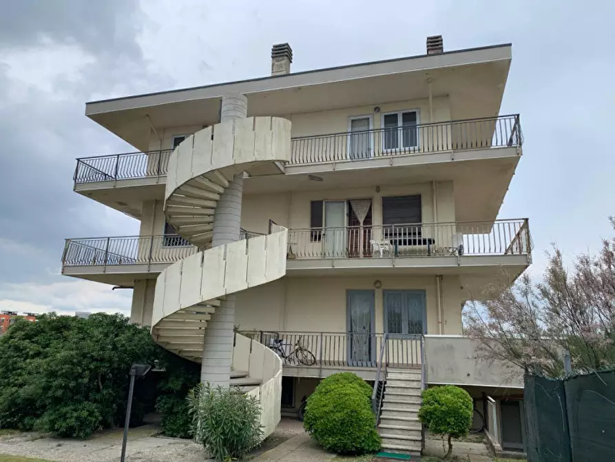 Immagine 1 di Appartamento in vendita  in viale A. Barbarigo 111 a Chioggia