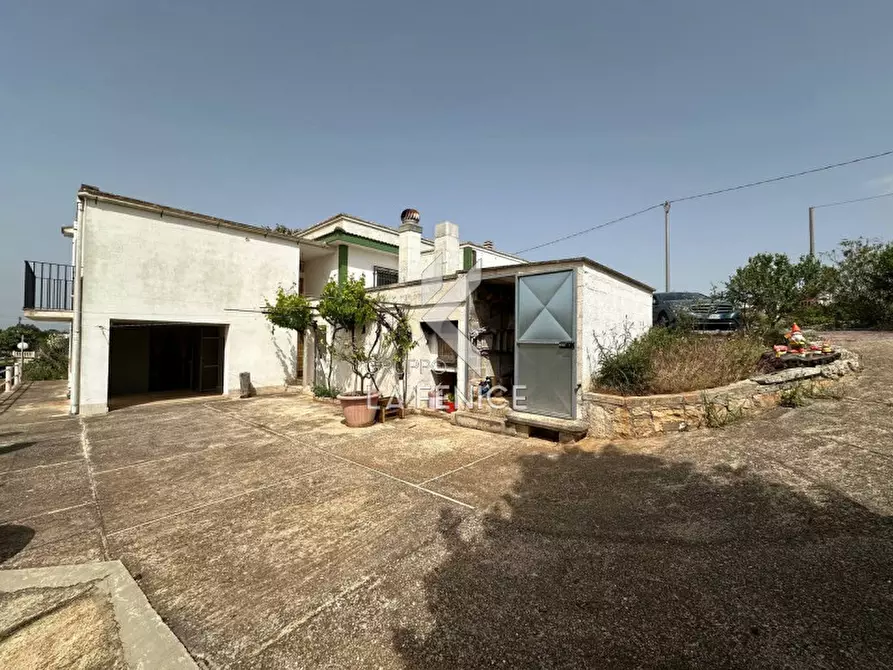 Immagine 31 di Villa in vendita  in SP66 a Martina Franca
