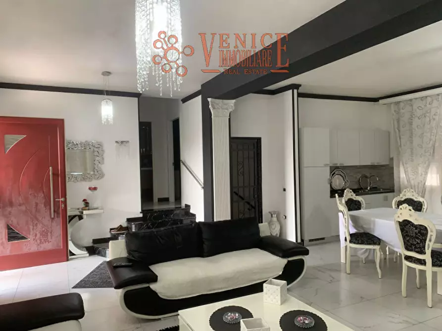 Immagine 2 di Casa indipendente in vendita  a Villorba