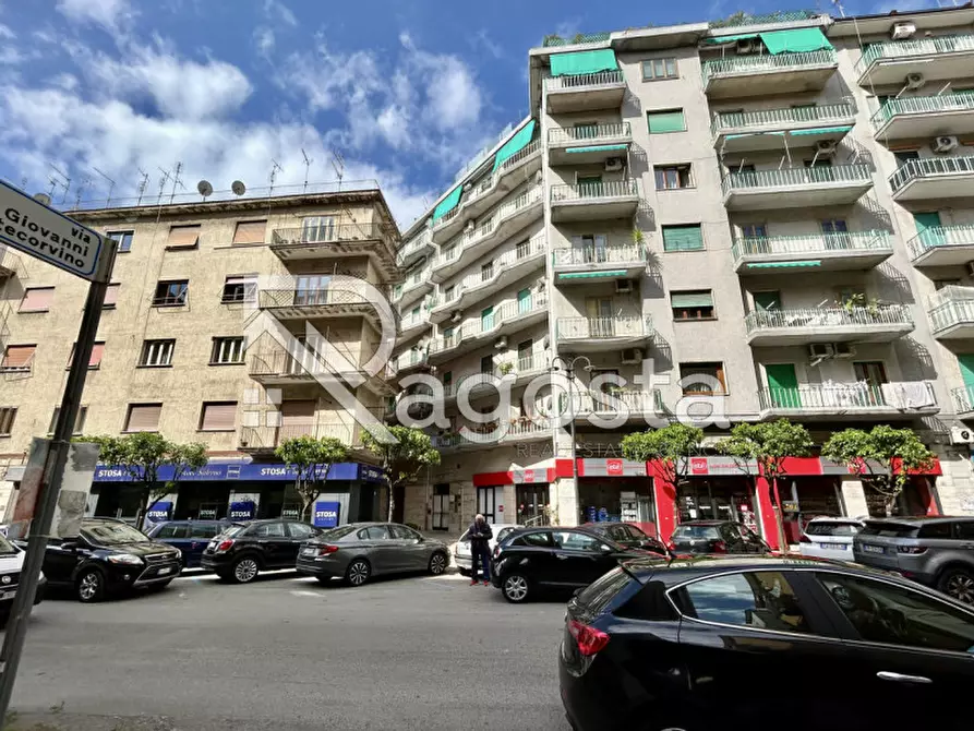 Immagine 1 di Appartamento in vendita  in Via Settimio Mobilio a Salerno