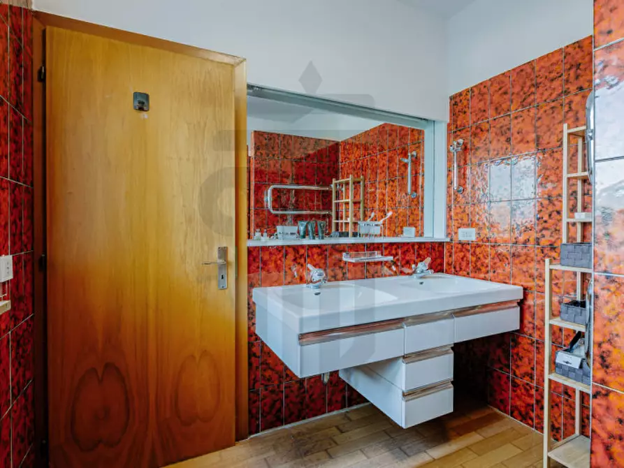 Immagine 40 di Appartamento in vendita  in Via MAx-Sparer Nr. 90 a Appiano Sulla Strada Del Vino .Eppan An Der.