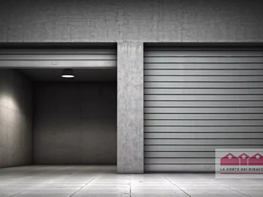 Immagine 11 di Garage in vendita  in Via Pacinotti a Vicenza