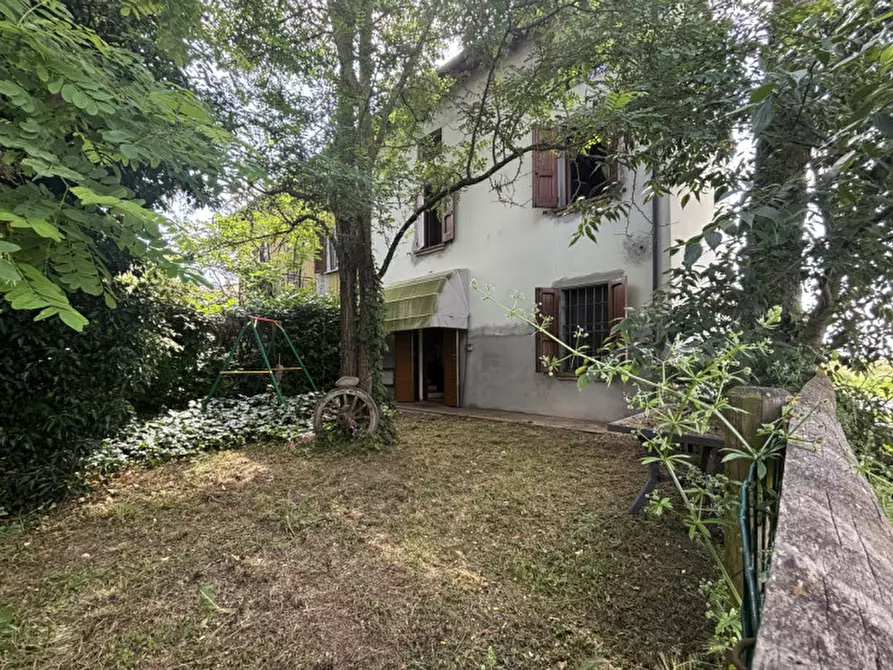 Immagine 38 di Villetta a schiera in vendita  in Fraz. Sanguigna, 77 a Colorno