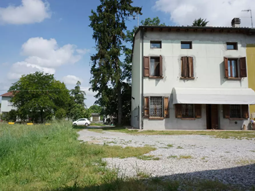 Immagine 45 di Villetta a schiera in vendita  in Fraz. Sanguigna, 77 a Colorno