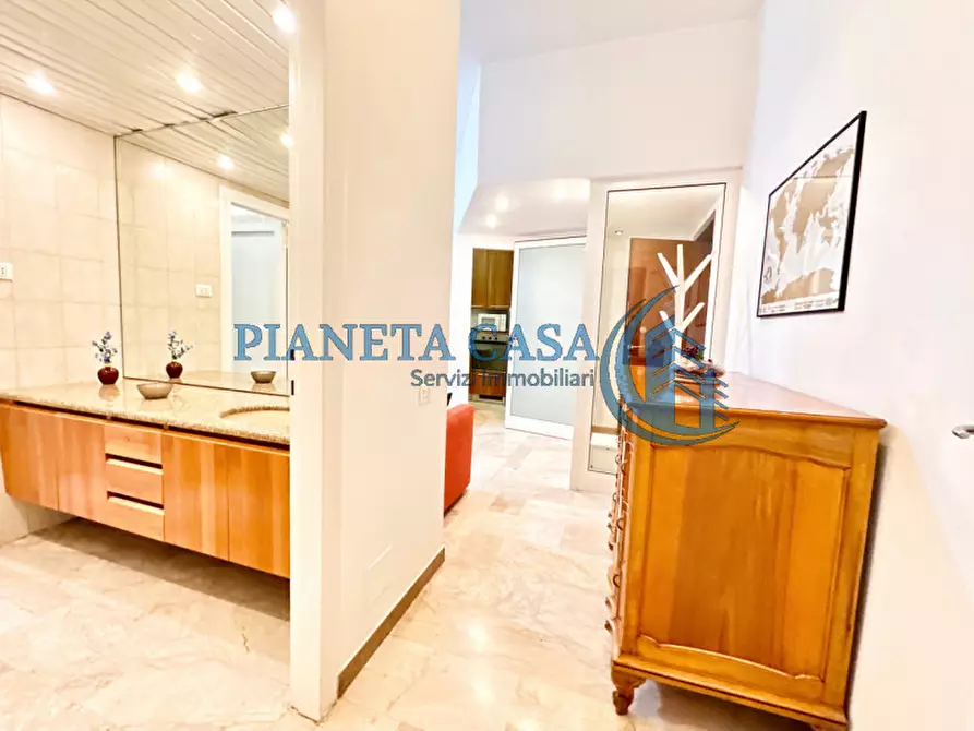 Immagine 9 di Appartamento in vendita  in Via Giovanni da Procida 10 a Milano