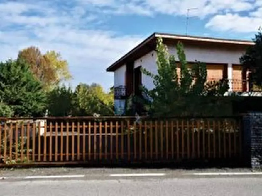 Immagine 1 di Casa indipendente in vendita  in Via Francesco Baracca, 2 a Susegana