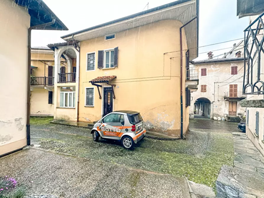 Immagine 1 di Casa indipendente in vendita  in piazza viotti,10 a Grignasco