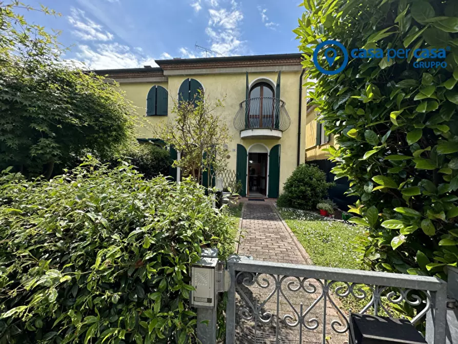Immagine 1 di Casa bifamiliare in vendita  in via della Pace, 8/A a Villadose