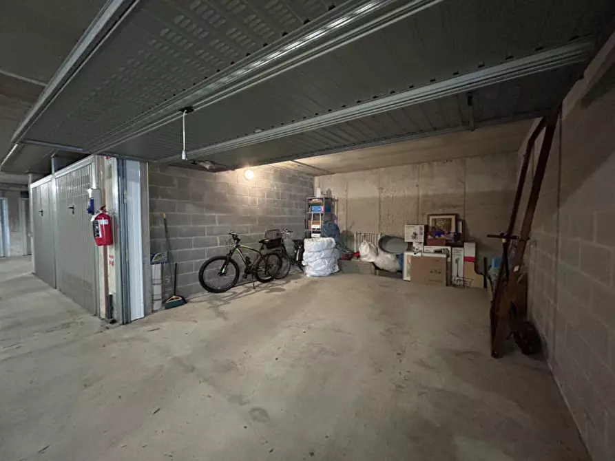 Immagine 1 di Garage in vendita  in Via Argine a Legnago