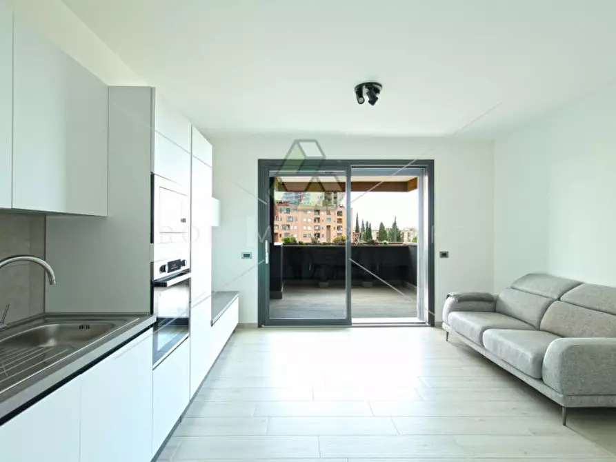 Immagine 1 di Appartamento in vendita  in Via Montegallo a Roma
