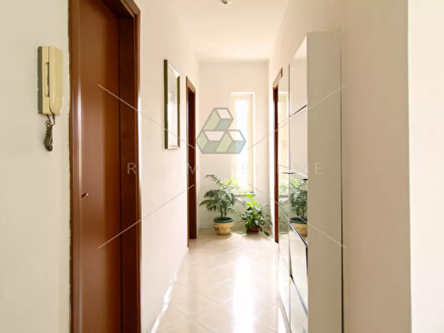 Immagine 16 di Casa bifamiliare in vendita  in Via Francesco Petrarca a Tivoli