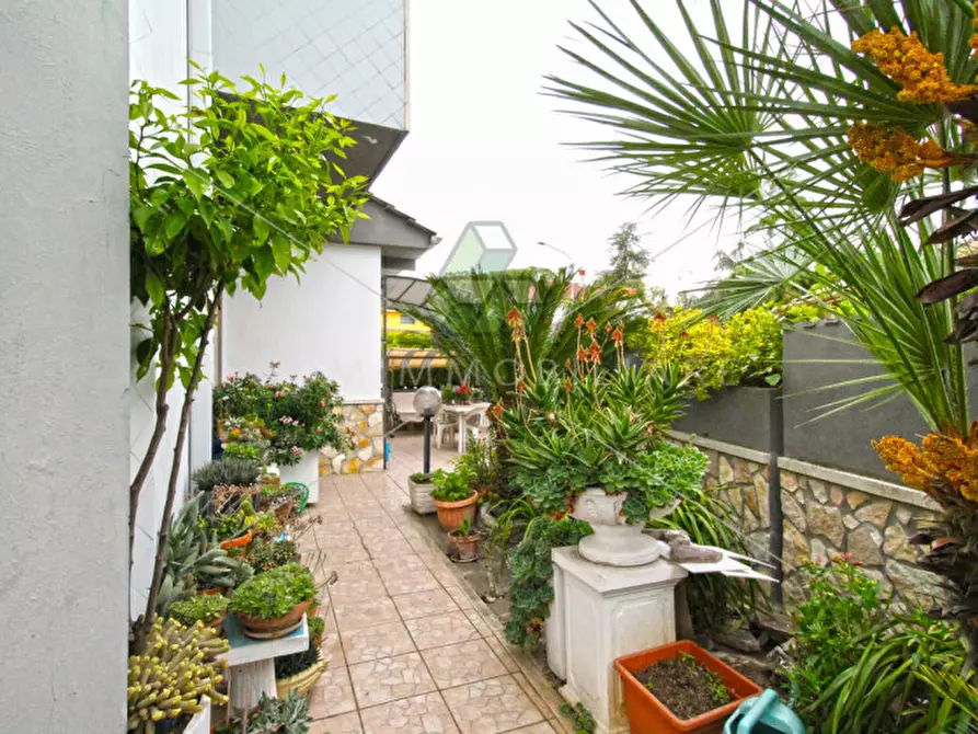 Immagine 34 di Casa bifamiliare in vendita  in Via Francesco Petrarca a Tivoli