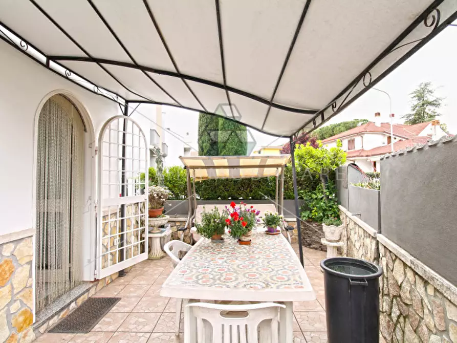 Immagine 35 di Casa bifamiliare in vendita  in Via Francesco Petrarca a Tivoli