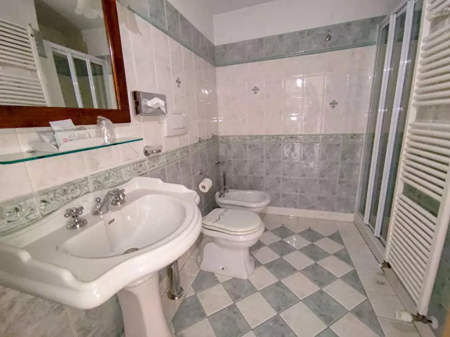 Immagine 26 di Hotel in vendita  in via Mancini a Sant'angelo In Vado