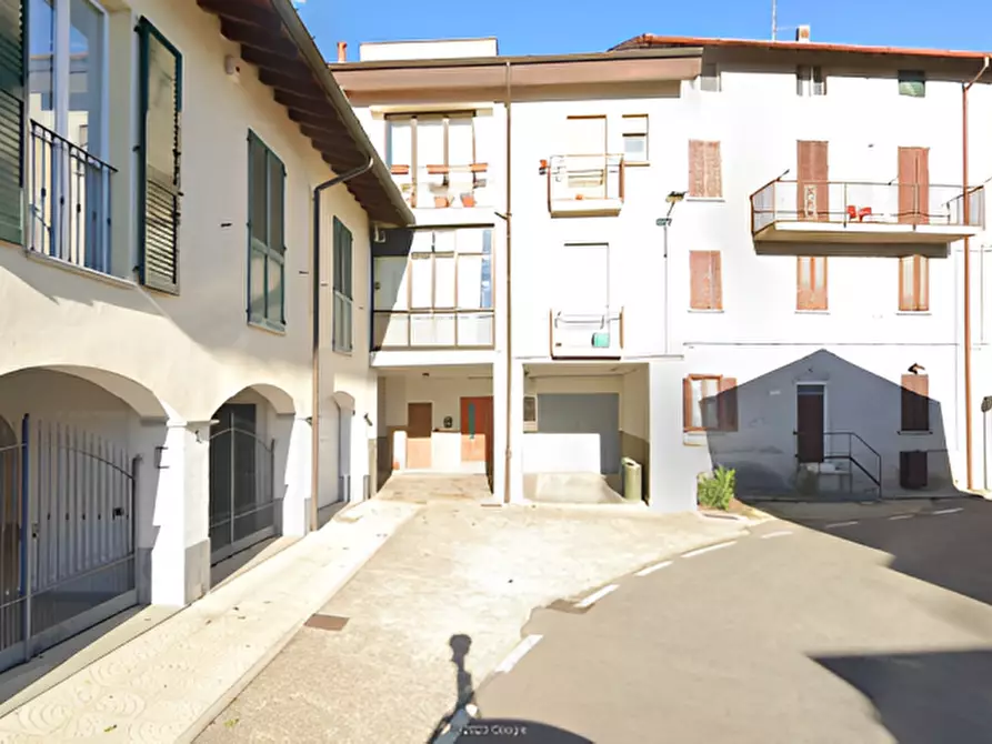 Immagine 1 di Appartamento in vendita  in Via Leonardo da Vinci 8 a Lurago Marinone