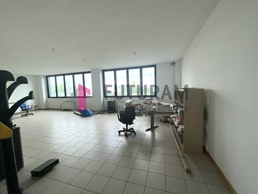 Immagine 10 di Ufficio in affitto  in via del santo a Limena