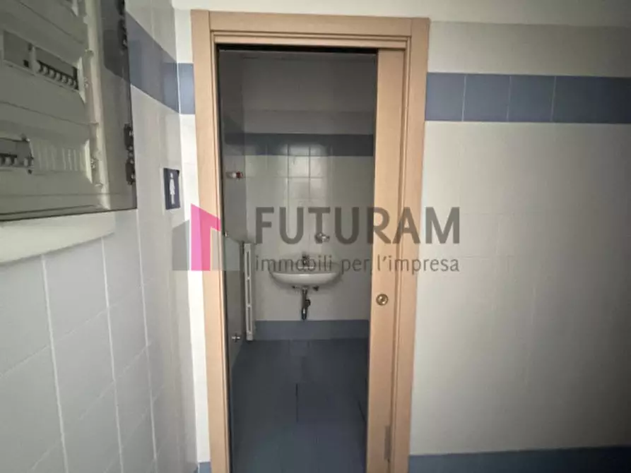 Immagine 22 di Laboratorio in affitto  in via del santo a Limena