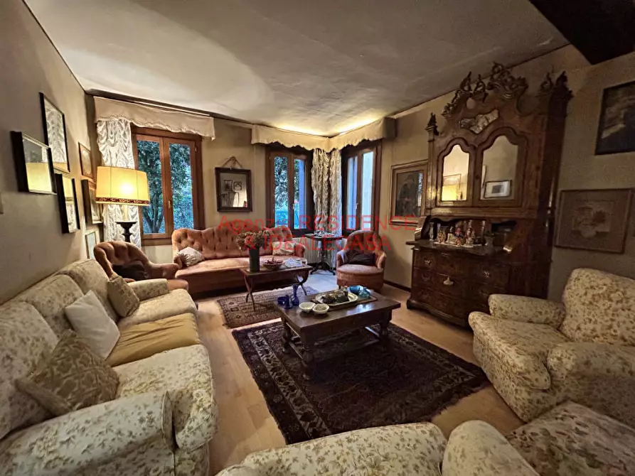 Immagine 1 di Villa in vendita  in Via Roma a Cittadella
