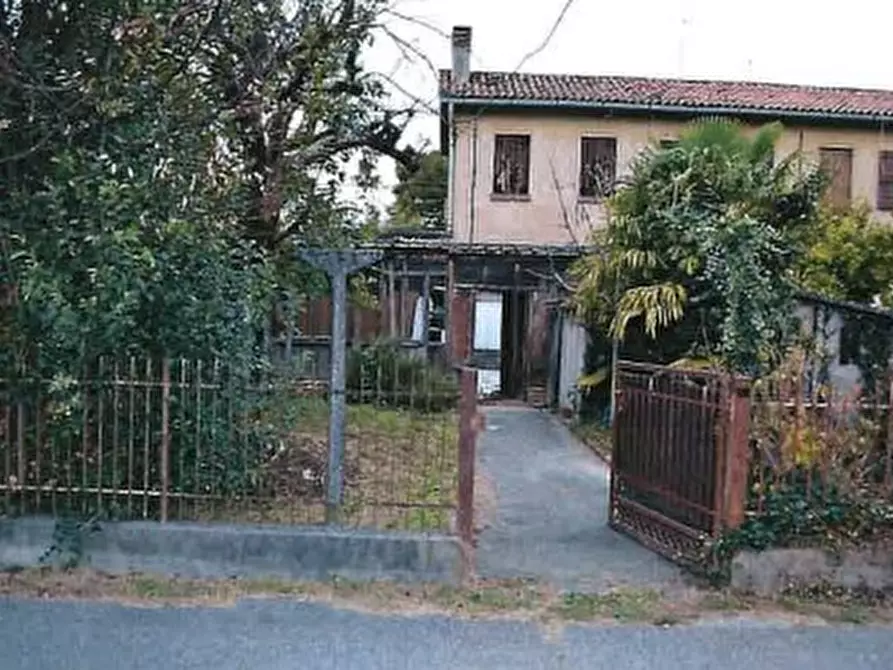 Immagine 1 di Casa indipendente in vendita  in Via Bindoni, 35 a Treviso