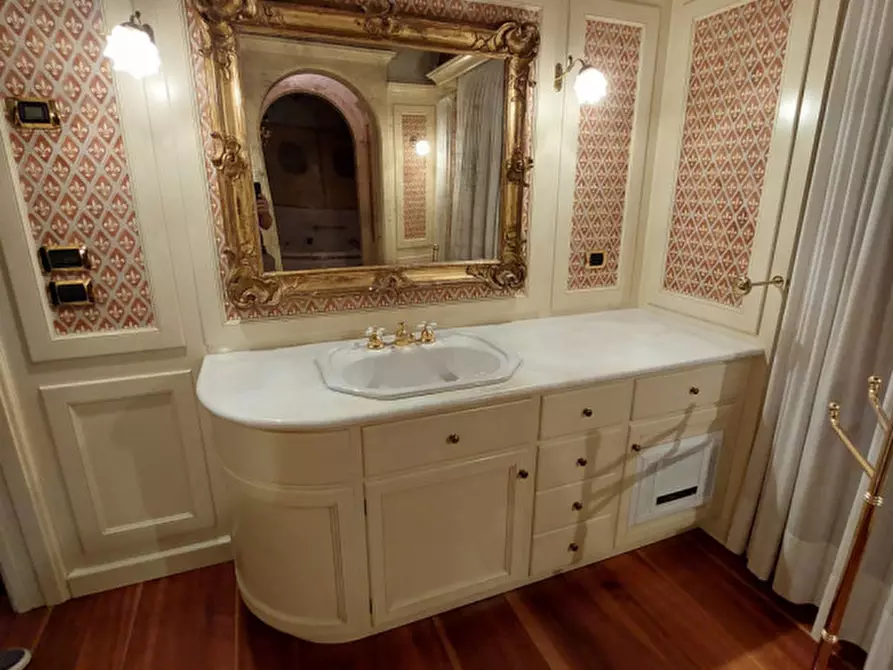 Immagine 12 di Villa in vendita  in strada di bertesina a Vicenza