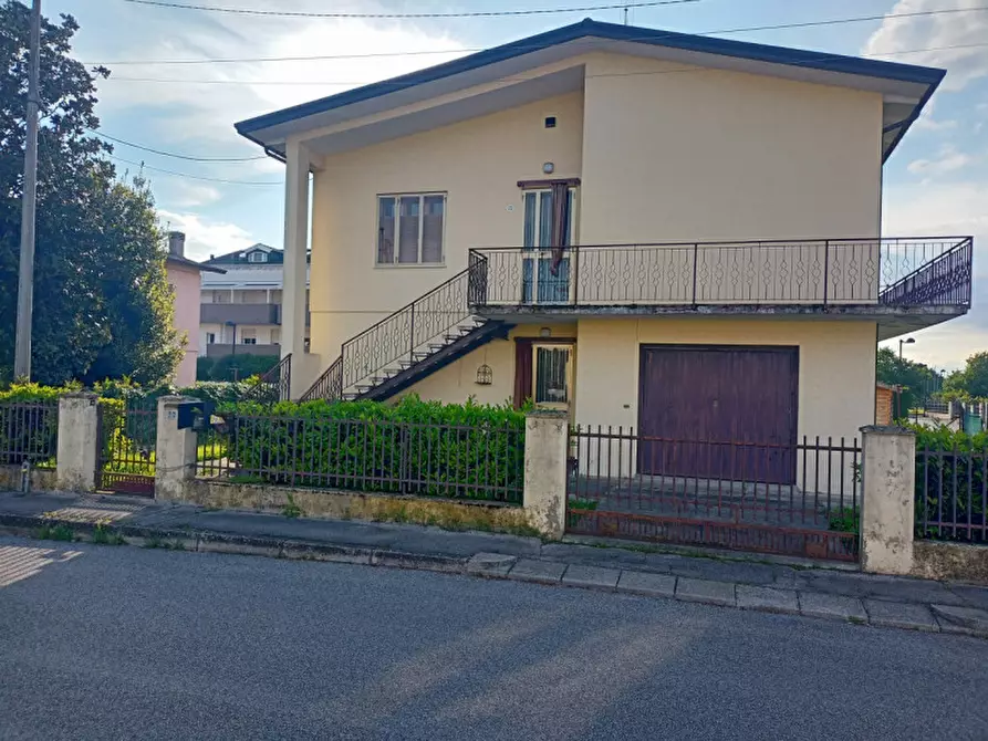 Immagine 1 di Casa indipendente in vendita  in Via Santa Agnese 22 a Selvazzano Dentro