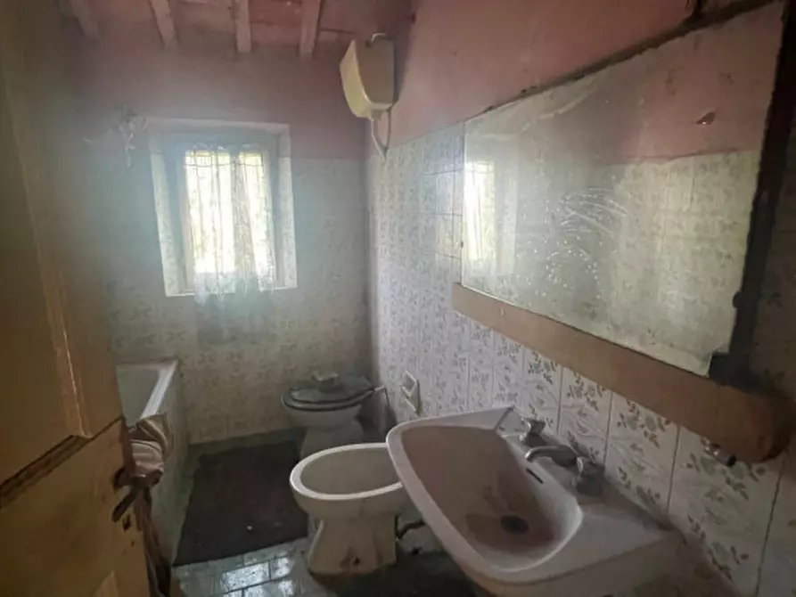 Immagine 20 di Rustico / casale in vendita  a Senigallia