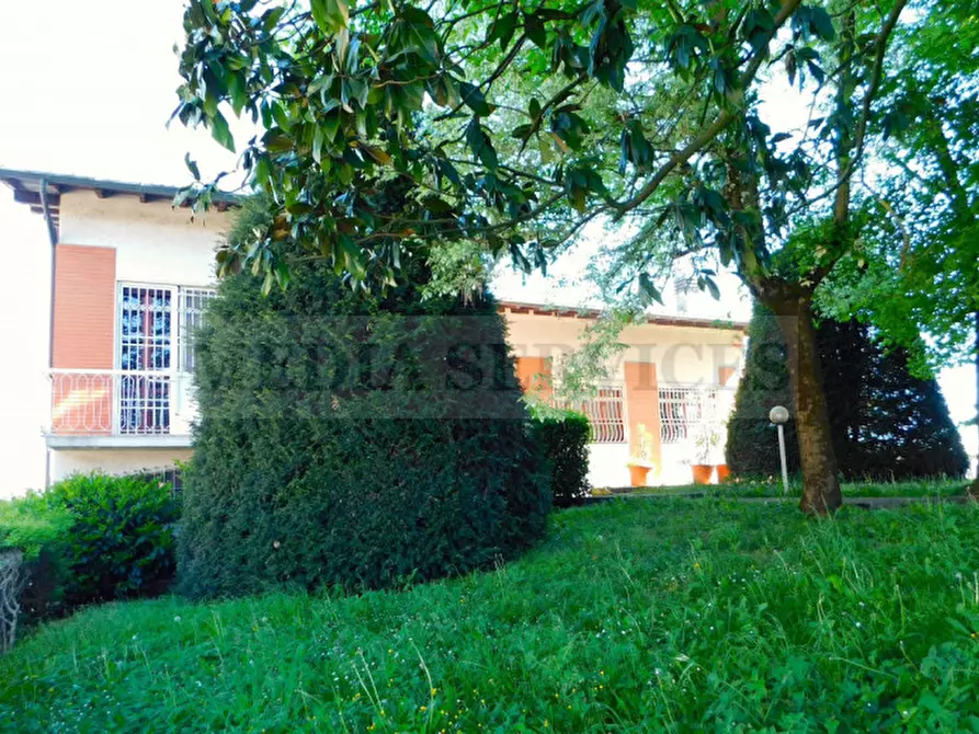 Immagine 1 di Villa in vendita  in via Guglielmo Marconi n° 59 a Voghera