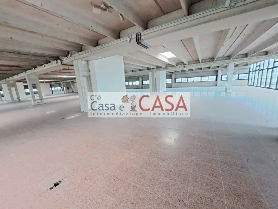 Immagine 1 di Capannone industriale in vendita  in corso argentina a Padova
