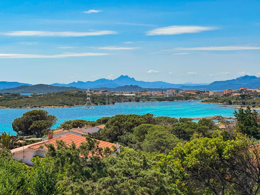 Immagine 1 di Villa in vendita  in Regione Gambino a La Maddalena