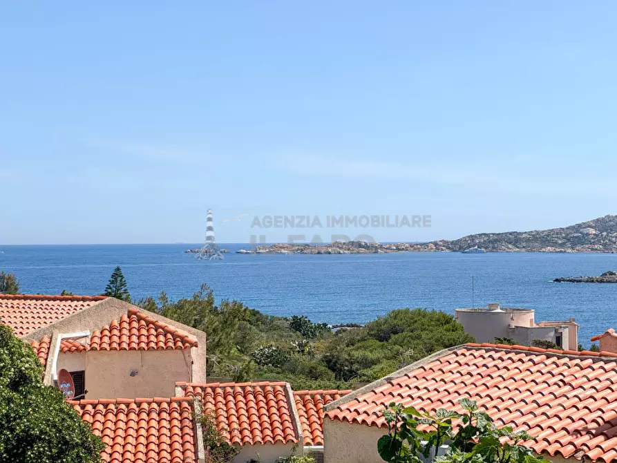 Immagine 3 di Villa in vendita  in Regione Gambino a La Maddalena