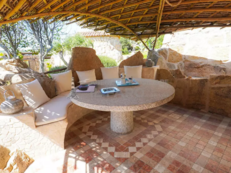 Immagine 4 di Villa in vendita  in Regione Gambino a La Maddalena