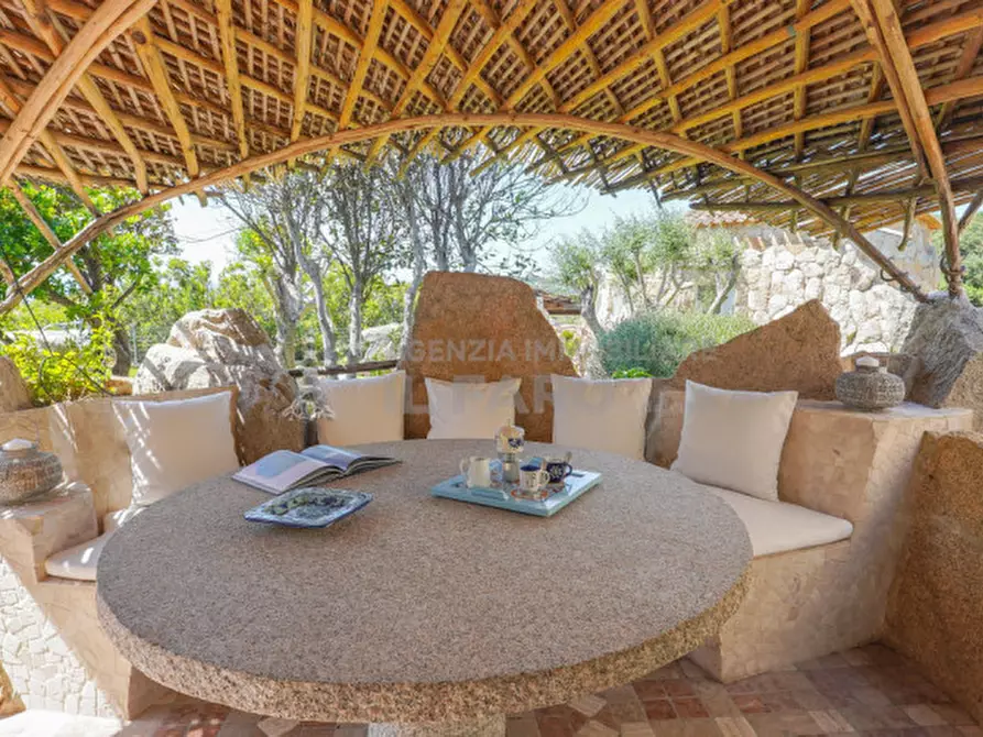 Immagine 4 di Villa in vendita  in Regione Gambino a La Maddalena