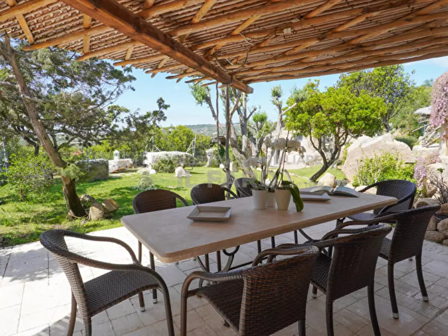 Immagine 7 di Villa in vendita  in Regione Gambino a La Maddalena