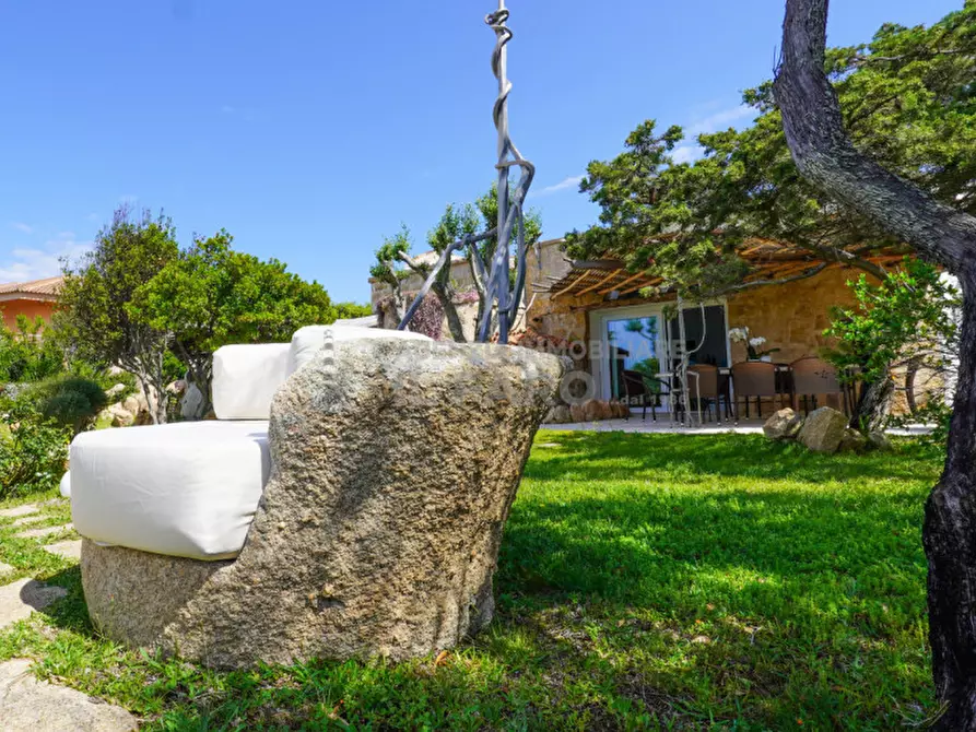 Immagine 10 di Villa in vendita  in Regione Gambino a La Maddalena