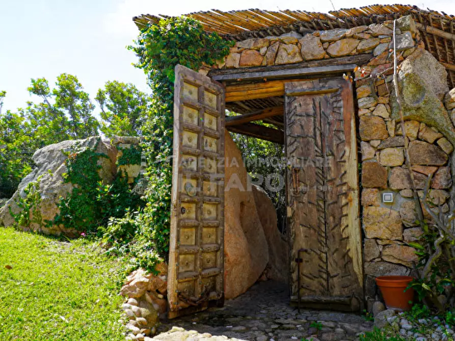 Immagine 12 di Villa in vendita  in Regione Gambino a La Maddalena