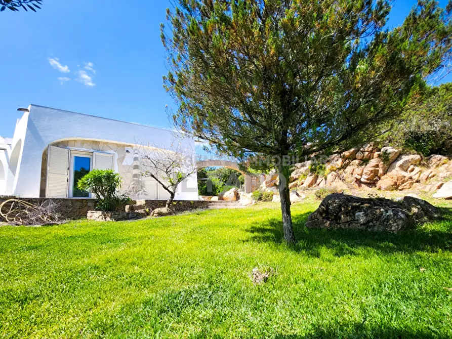 Immagine 18 di Villa in vendita  in Regione Gambino a La Maddalena