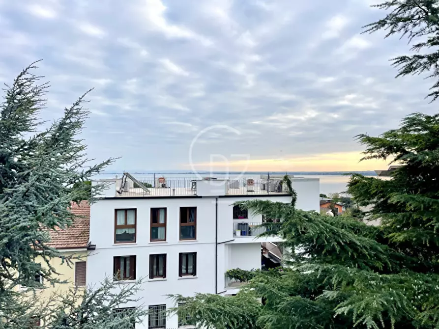 Immagine 3 di Villa in vendita  in Via San Benedetto a Desenzano Del Garda