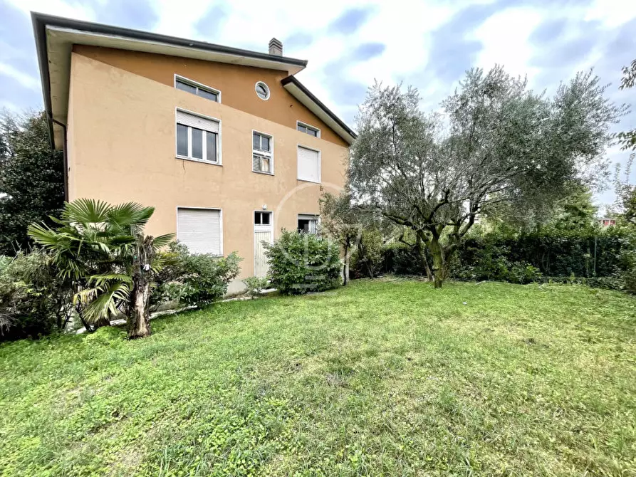 Immagine 10 di Villa in vendita  in Via San Benedetto a Desenzano Del Garda